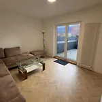 Neu Exklusiv Modernes Haus - Ruhig & Zentral Gelegen Апартаменти *