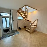 Neu Exklusiv Modernes Haus - Ruhig & Zentral Gelegen Апартаменти