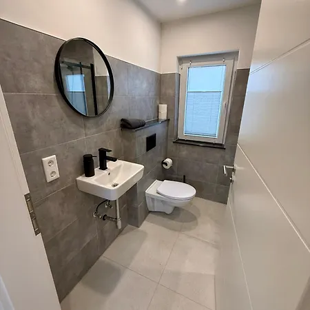 Апартаменти Neu Exklusiv Modernes Haus - Ruhig & Zentral Gelegen Бремен
