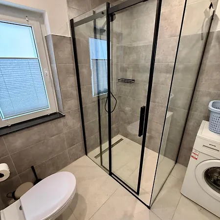 Апартаменти Neu Exklusiv Modernes Haus - Ruhig & Zentral Gelegen Бремен