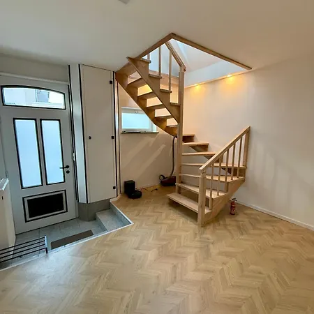 Neu Exklusiv Modernes Haus - Ruhig & Zentral Gelegen Апартаменти